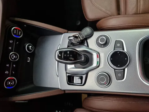 Alfa Romeo Stelvio 2.2 t Veloce Q4 210cv auto - Immagine 20