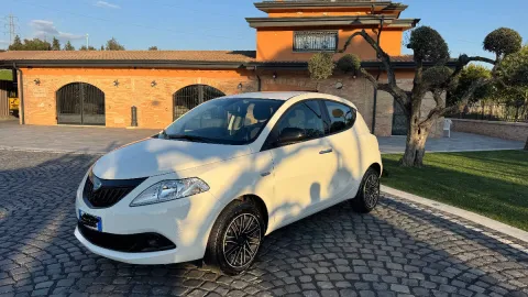 Lancia Ypsilon 1.0 firefly hybrid Gold Plus s&s 70cv 5p.ti - Immagine 4