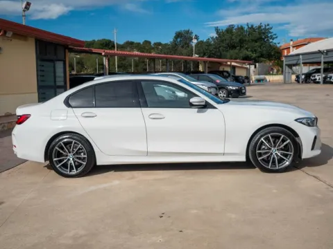 BMW 320d mhev 48V xdrive auto - Immagine 8