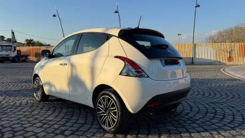 Lancia Ypsilon 1.0 firefly hybrid Gold Plus s&s 70cv 5p.ti - Immagine 6