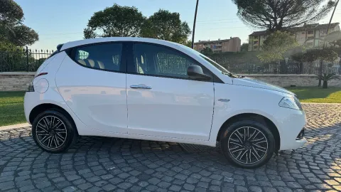 Lancia Ypsilon 1.0 firefly hybrid Gold Plus s&s 70cv 5p.ti - Immagine 9