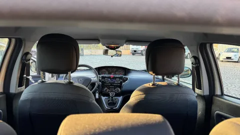 Lancia Ypsilon 1.0 firefly hybrid Gold Plus s&s 70cv 5p.ti - Immagine 21