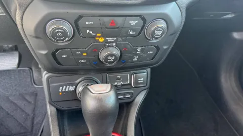 Jeep Renegade 1.3 t4 phev Trailhawk 4xe at6 - Immagine 13