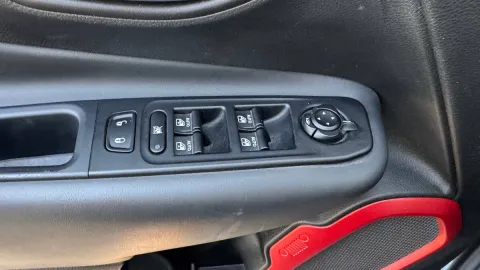 Jeep Renegade 1.3 t4 phev Trailhawk 4xe at6 - Immagine 16