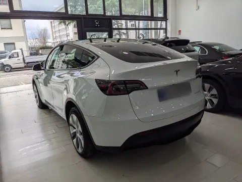 Tesla Model Y Long Range Dual Motor awd - Immagine 5