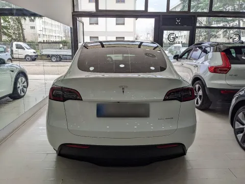 Tesla Model Y Long Range Dual Motor awd - Immagine 6