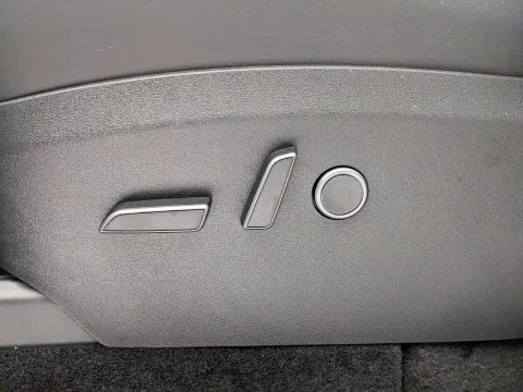 Tesla Model Y Long Range Dual Motor awd - Immagine 15