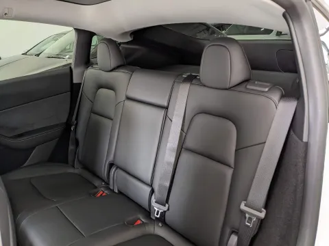 Tesla Model Y Long Range Dual Motor awd - Immagine 16