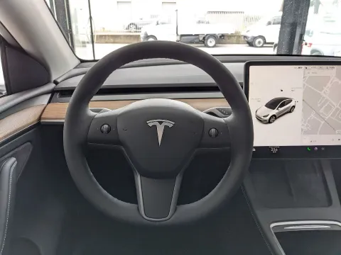 Tesla Model Y Long Range Dual Motor awd - Immagine 18