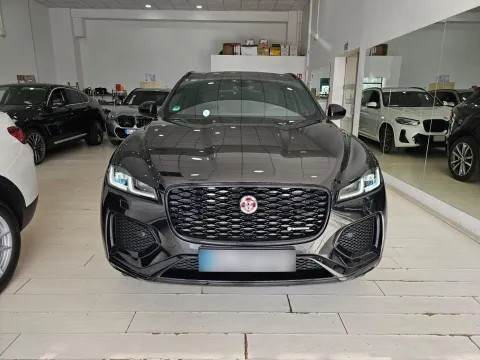 Jaguar F-Pace 2.0d i4 mhev R-Dynamic SE awd 204cv auto - Immagine 3