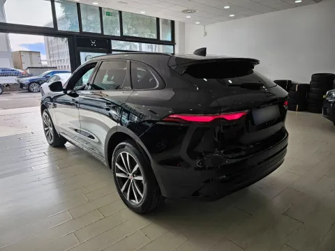 Jaguar F-Pace 2.0d i4 mhev R-Dynamic SE awd 204cv auto - Immagine 4