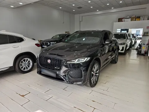 Jaguar F-Pace 2.0d i4 mhev R-Dynamic SE awd 204cv auto - Immagine 6
