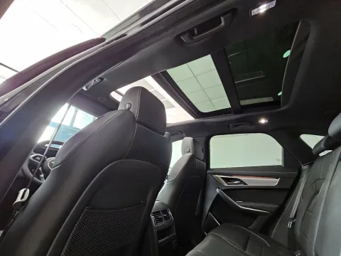 Jaguar F-Pace 2.0d i4 mhev R-Dynamic SE awd 204cv auto - Immagine 25