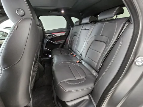 Jaguar F-Pace 2.0d i4 mhev R-Dynamic SE awd 204cv auto - Immagine 15