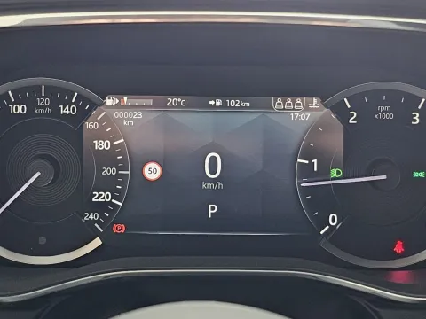Jaguar F-Pace 2.0d i4 mhev R-Dynamic SE awd 204cv auto - Immagine 19