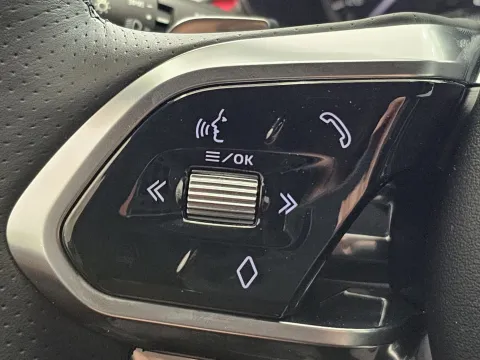 Jaguar F-Pace 2.0d i4 mhev R-Dynamic SE awd 204cv auto - Immagine 22