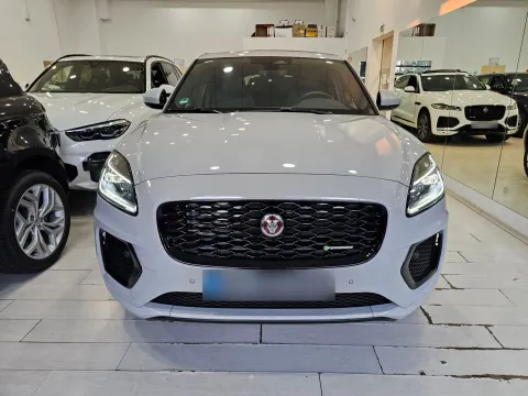 Jaguar E-Pace 2.0d i4 mhev R-Dynamic SE awd 163cv auto - Immagine 3
