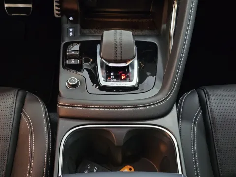 Jaguar E-Pace 2.0d i4 mhev R-Dynamic SE awd 163cv auto - Immagine 20