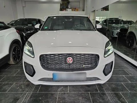 Jaguar E-Pace 2.0d i4 mhev R-Dynamic SE awd 163cv auto - Immagine 3
