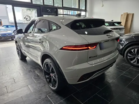 Jaguar E-Pace 2.0d i4 mhev R-Dynamic SE awd 163cv auto - Immagine 5