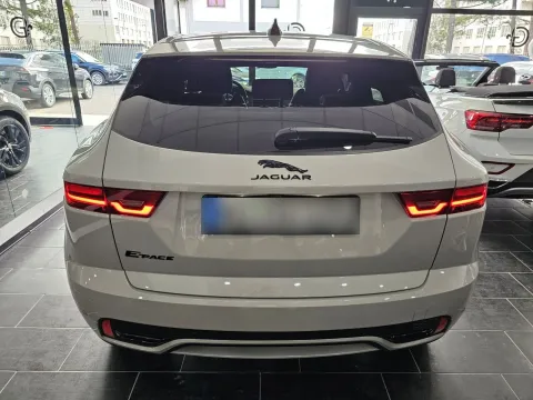 Jaguar E-Pace 2.0d i4 mhev R-Dynamic SE awd 163cv auto - Immagine 6