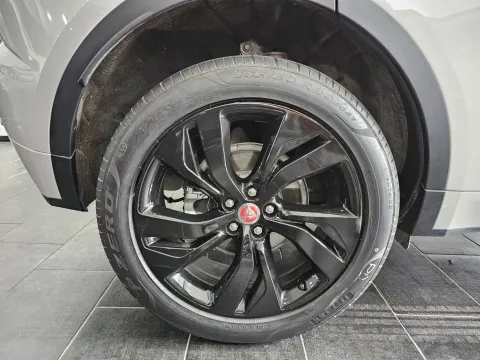 Jaguar E-Pace 2.0d i4 mhev R-Dynamic SE awd 163cv auto - Immagine 8