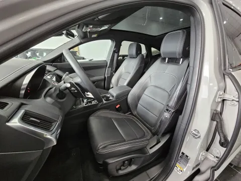 Jaguar E-Pace 2.0d i4 mhev R-Dynamic SE awd 163cv auto - Immagine 15