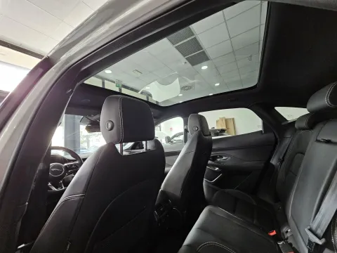 Jaguar E-Pace 2.0d i4 mhev R-Dynamic SE awd 163cv auto - Immagine 18