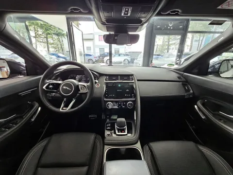 Jaguar E-Pace 2.0d i4 mhev R-Dynamic SE awd 163cv auto - Immagine 19