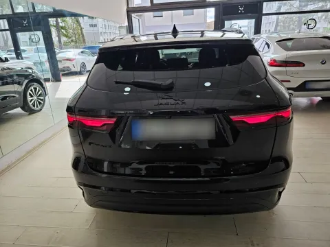 Jaguar F-Pace 2.0d i4 mhev R-Dynamic SE awd 204cv auto - Immagine 7