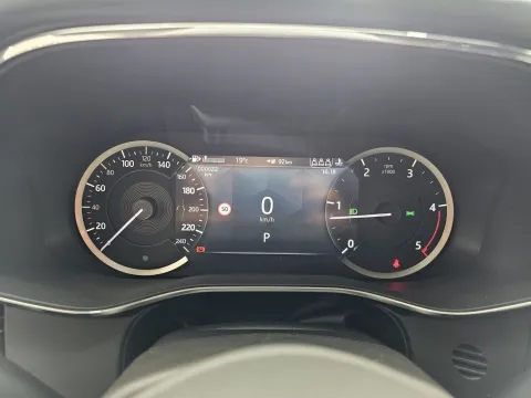 Jaguar F-Pace 2.0d i4 mhev R-Dynamic SE awd 204cv auto - Immagine 15