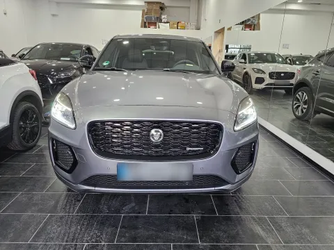 Jaguar E-Pace 2.0d i4 mhev R-Dynamic SE awd 163cv auto - Immagine 3