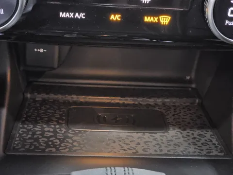 Jaguar E-Pace 2.0d i4 mhev R-Dynamic SE awd 163cv auto - Immagine 24