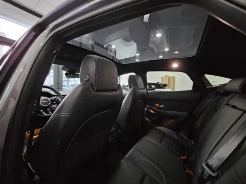 Jaguar E-Pace 2.0d i4 mhev R-Dynamic SE awd 163cv auto - Immagine 28