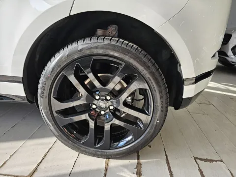 Land Rover Range Rover Evoque 2.0d i4 mhev R-Dynamic SE awd 204cv auto - Immagine 8