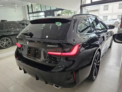 BMW 320d Touring mhev 48V xdrive MSport auto - Immagine 7