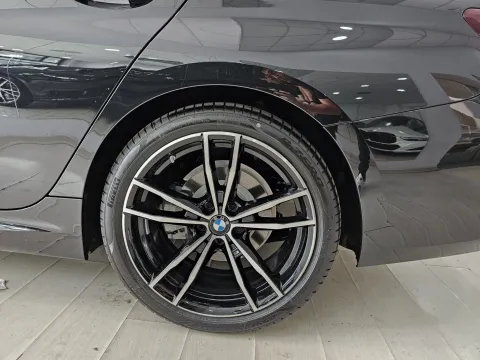 BMW 320d Touring mhev 48V xdrive MSport auto - Immagine 8