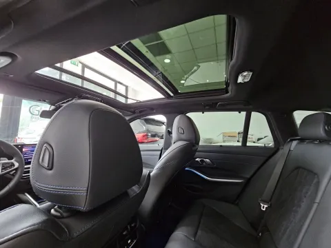 BMW 320d Touring mhev 48V xdrive MSport auto - Immagine 28