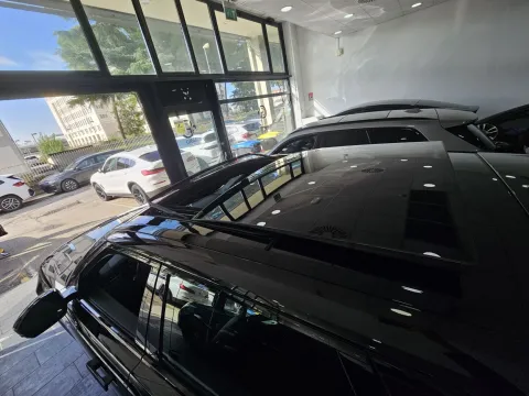 Land Rover Range Rover Velar 2.0d i4 mhev R-Dynamic SE 4wd 204cv auto - Immagine 32