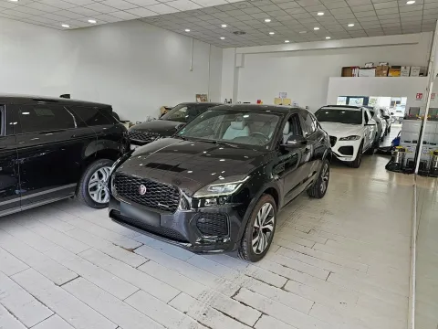 Jaguar E-Pace 2.0d i4 mhev R-Dynamic SE awd 163cv auto - Immagine 4