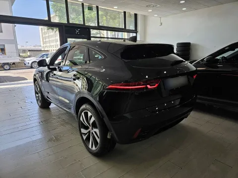 Jaguar E-Pace 2.0d i4 mhev R-Dynamic SE awd 163cv auto - Immagine 5