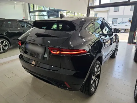 Jaguar E-Pace 2.0d i4 mhev R-Dynamic SE awd 163cv auto - Immagine 7