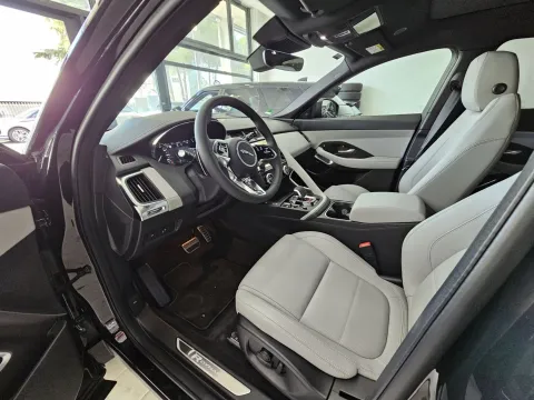 Jaguar E-Pace 2.0d i4 mhev R-Dynamic SE awd 163cv auto - Immagine 11
