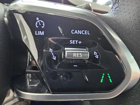 Jaguar E-Pace 2.0d i4 mhev R-Dynamic SE awd 163cv auto - Immagine 21