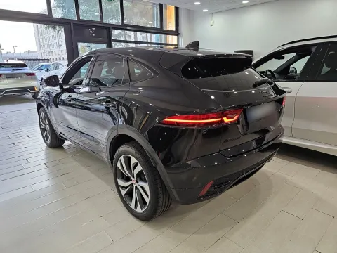 Jaguar E-Pace 2.0d i4 mhev R-Dynamic SE awd 163cv auto - Immagine 5