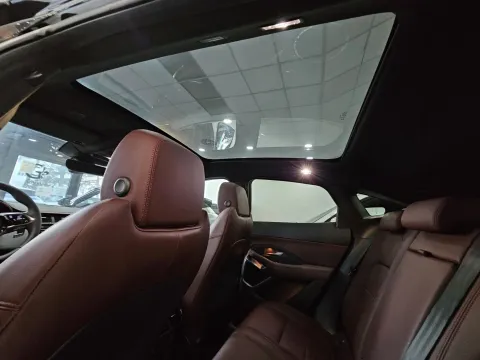 Jaguar E-Pace 2.0d i4 mhev R-Dynamic SE awd 163cv auto - Immagine 28