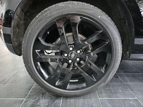 Land Rover Range Rover Evoque 2.0d i4 mhev R-Dynamic SE awd 204cv auto - Immagine 8