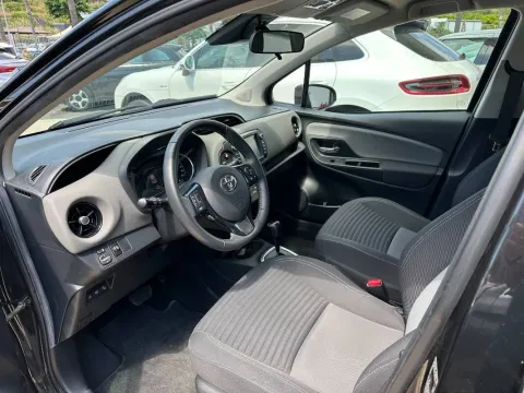 Toyota Yaris 5p 1.5h Business - Immagine 9