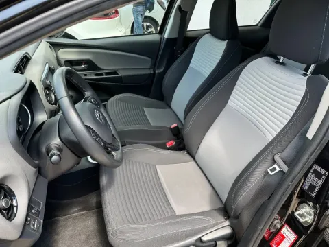 Toyota Yaris 5p 1.5h Business - Immagine 10
