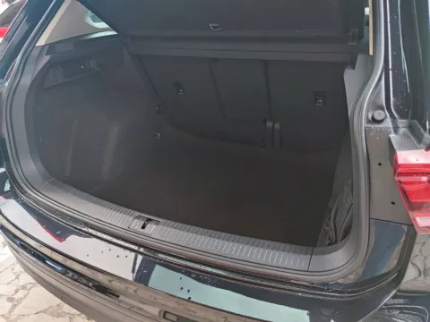 Volkswagen Tiguan 2.0 tdi Business 150cv dsg - Immagine 17